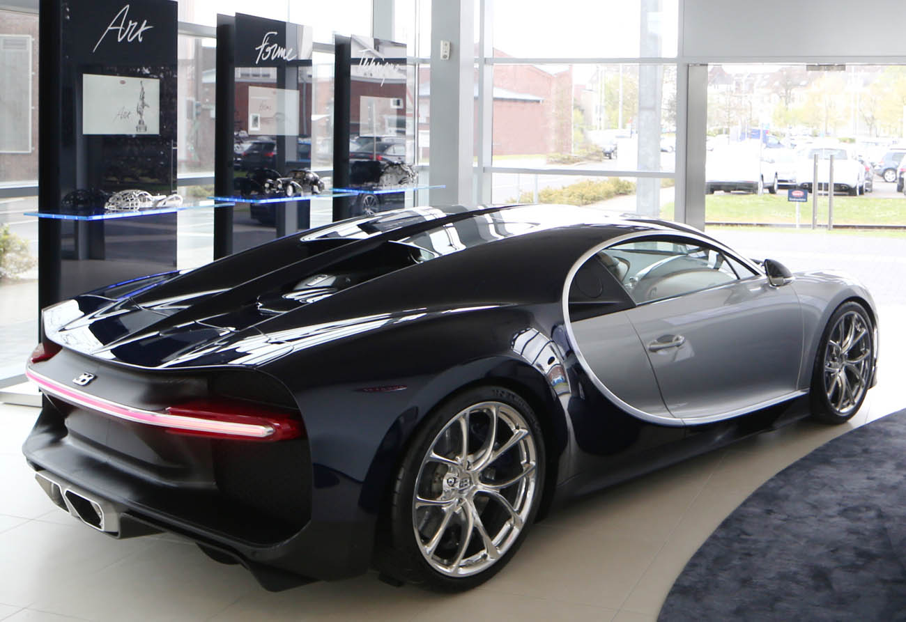 Bugatti Düsseldorf - neuer Showroom - neuer Bugatti Shiron Düs