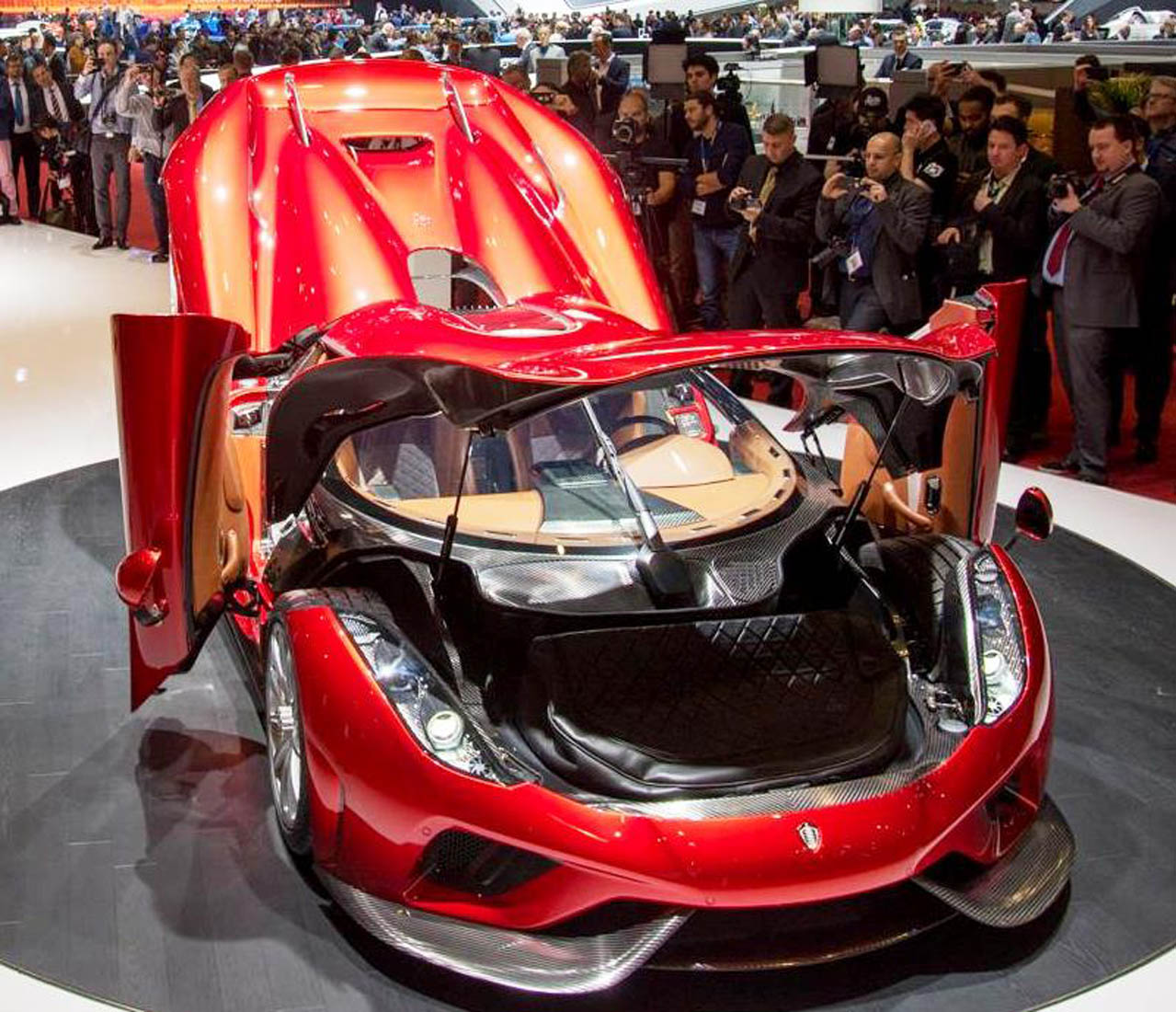 12711324_1035470296510892_919871629417905839_o1