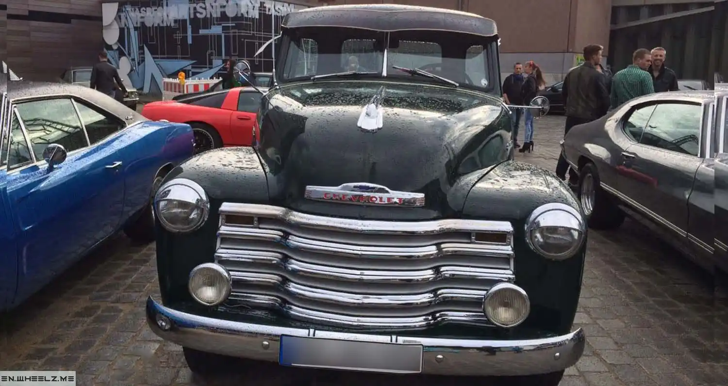 Photos: 100 years of Chevrolet trucks