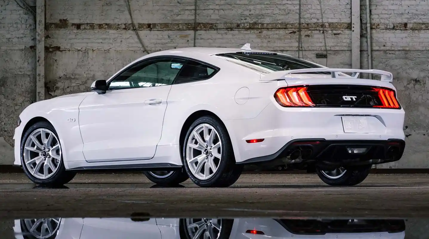 Ford Mustang Ice White Edition (2022)