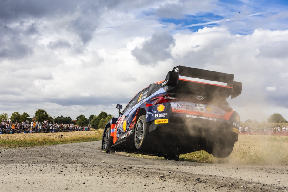 WRC – Tänak Leads Ypres Rally After Home Hero Neuville Crashes