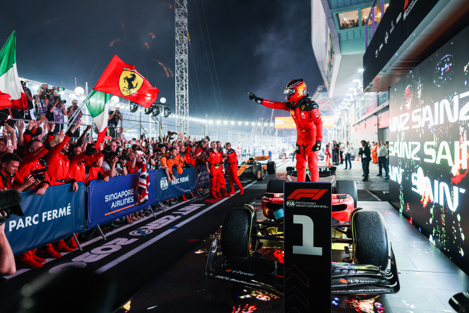 F1- Carlos Sainz Takes Victory In Singapore To Break Red Bull Winning Streak