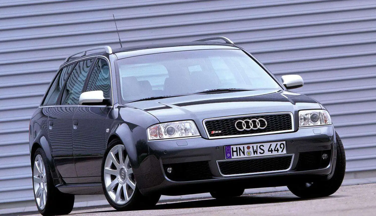 2002 Audi RS 6 Avant (C5): Iconic Performance Estate Excellence