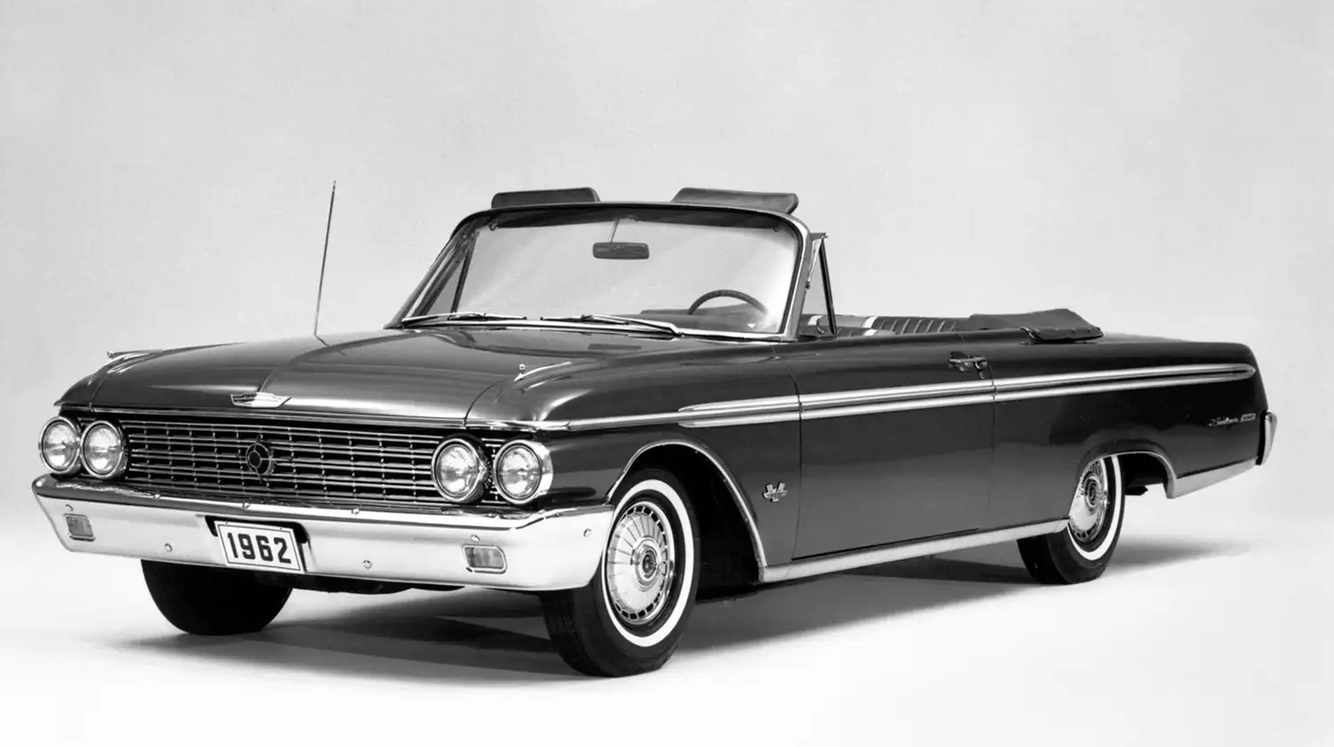 1962 Ford Galaxie 500 Sunliner Convertible: An Icon of Classic American Style