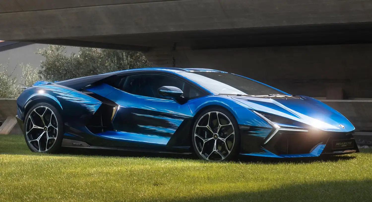 Lamborghini Revuelto Celebrates Sardinia’s Seascapes with Unique Paint Finish