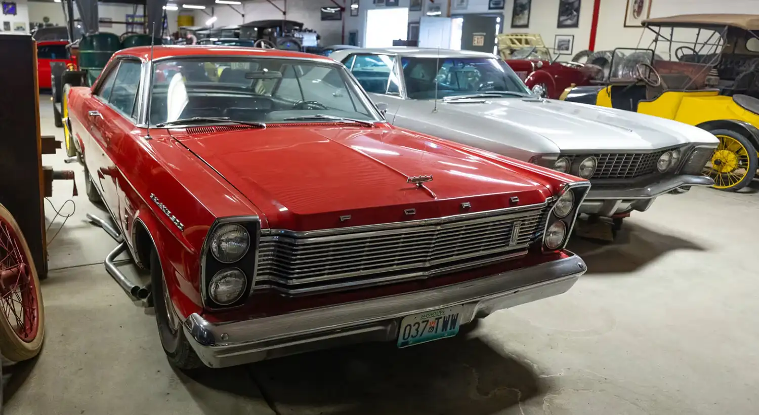 1965 Ford Galaxie 500: Classic Muscle Power at Dallas 2024 Auction