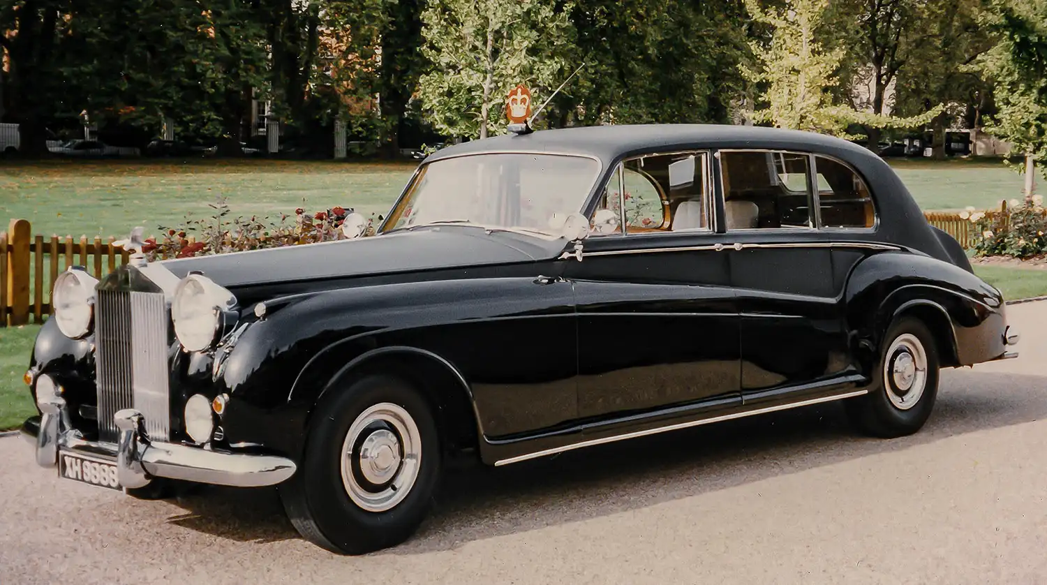 1960 Rolls-Royce Phantom V (5AT30): A Royal Masterpiece of Elegance and Durability