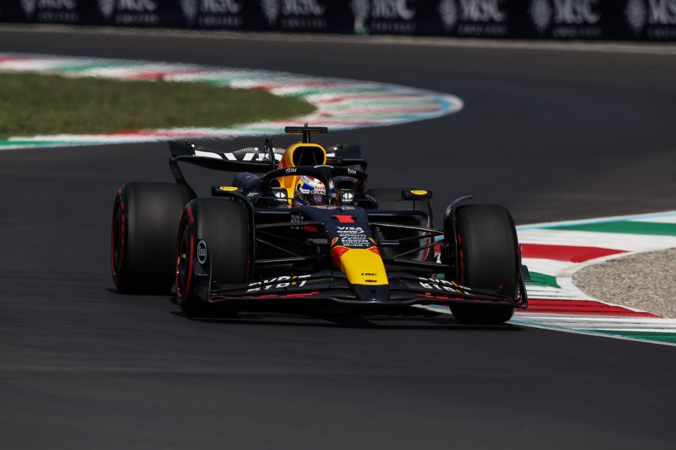 F1 – Verstappen quickest in opening practice as Antonelli crashes on F1 weekend debut