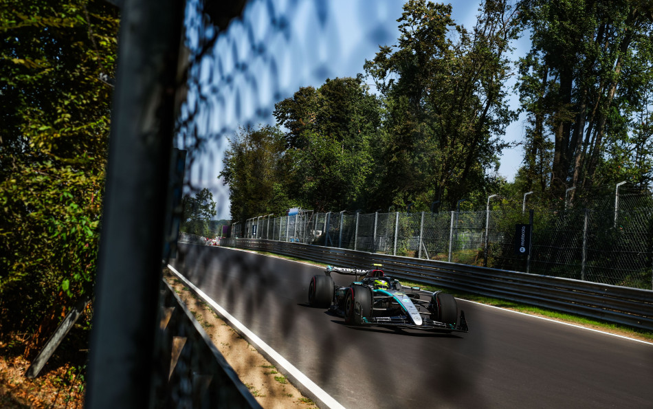 F1 – Hamilton quickest at Monza in second practice disrupted by red flags