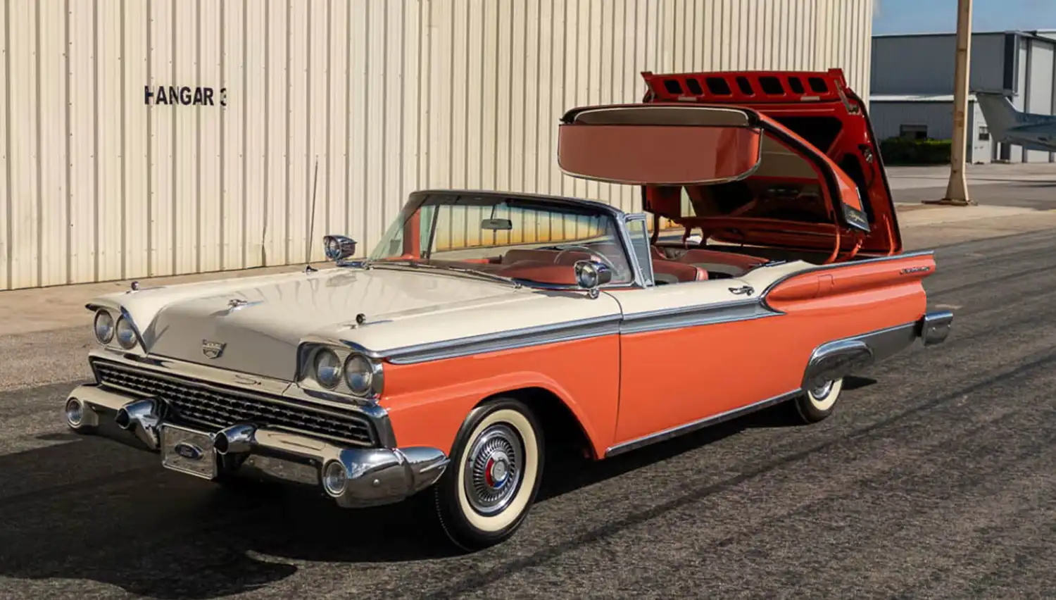 1959 Ford Fairlane 500 Galaxie Skyliner: A Classic Convertible with Timeless Appeal