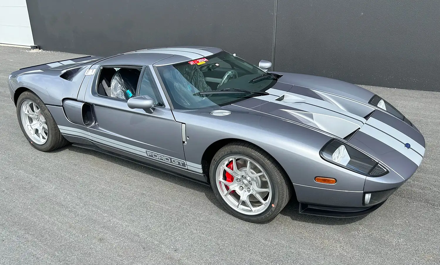 2006 Ford GT: A Flawless Tribute to Performance and Design