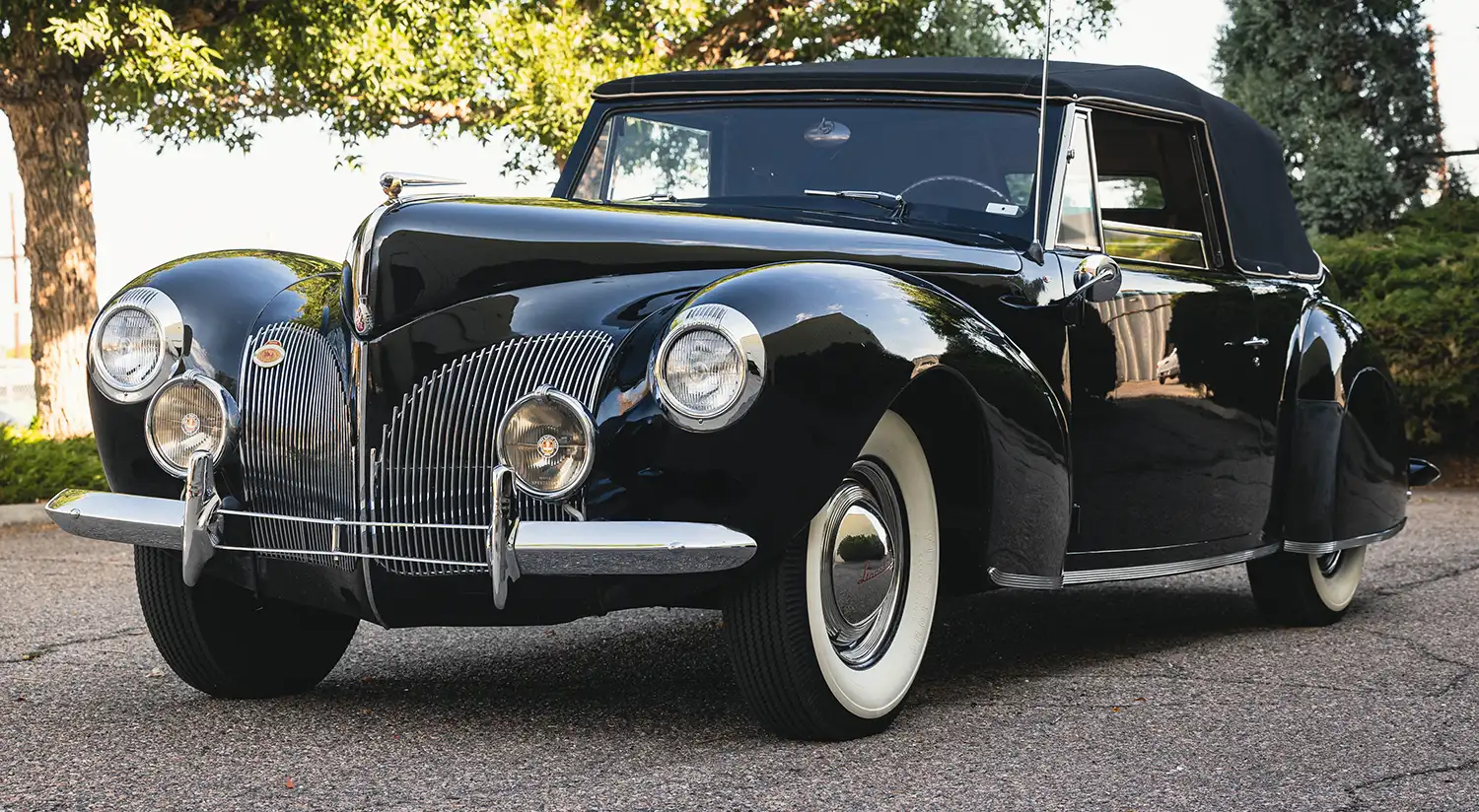 1940 Lincoln-Zephyr Continental Cabriolet: A Classic of Elegance and Exclusivity