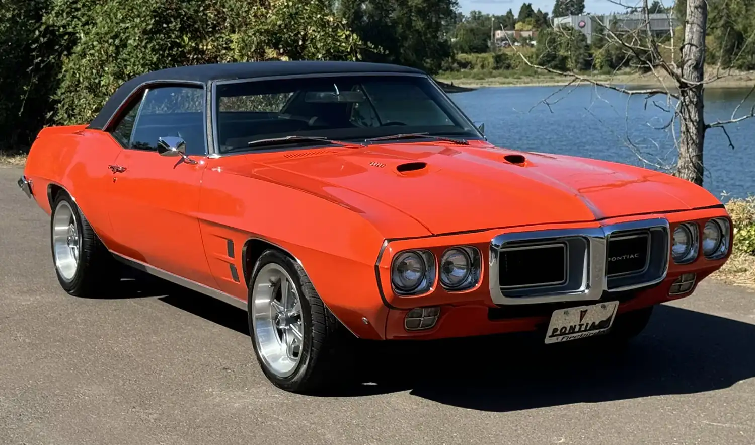 1969 Pontiac Firebird 400: A Classic American Muscle Car Ready for Auction