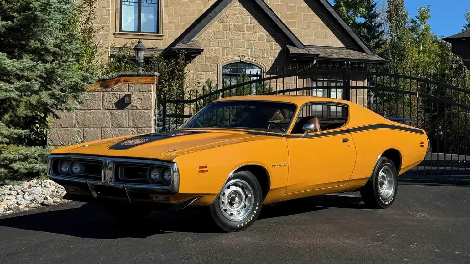 Original 1971 Dodge Charger Super Bee with 383 V-8 Set for Las Vegas Auction