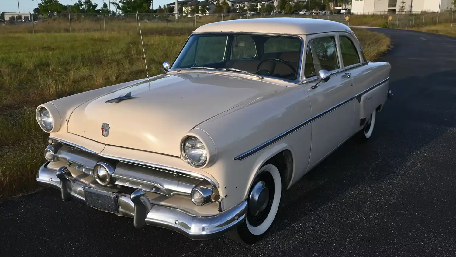 1954 Ford Customline Sedan: A Timeless Classic at Auction