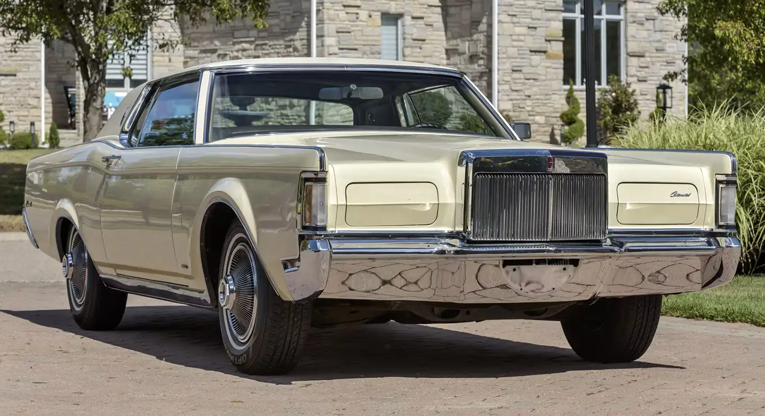 1970 Lincoln Continental Mark III Coupe: A Classic American Luxury Icon