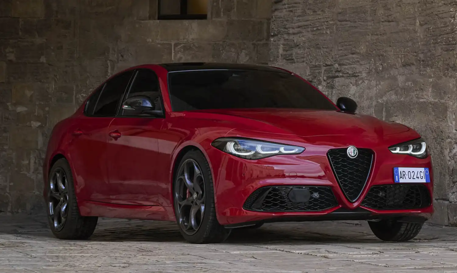 2025 Alfa Romeo Giulia: Italian Performance and Luxury