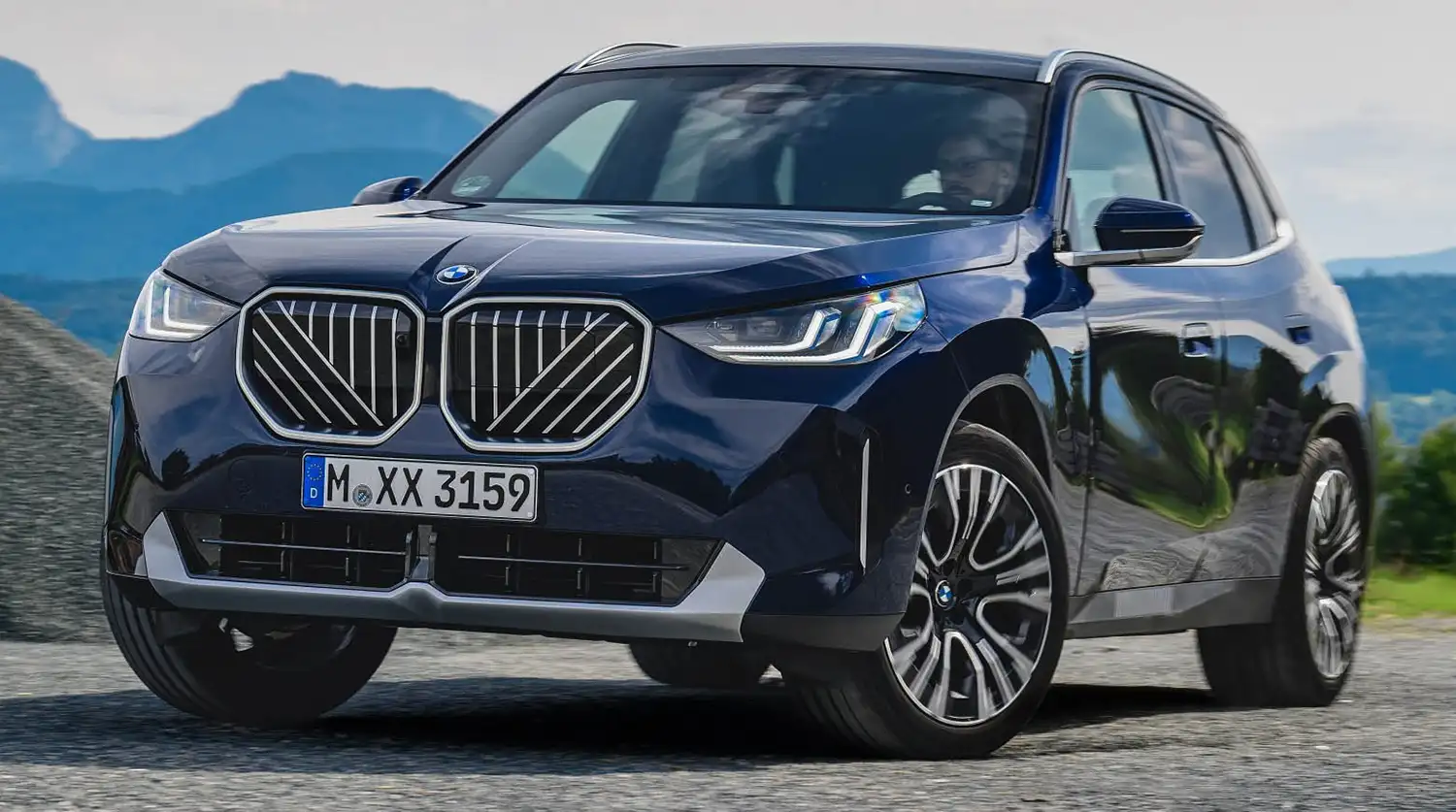 BMW Unveils New 2025 X3 Media Photos, Showcasing Sleek Design & Luxury