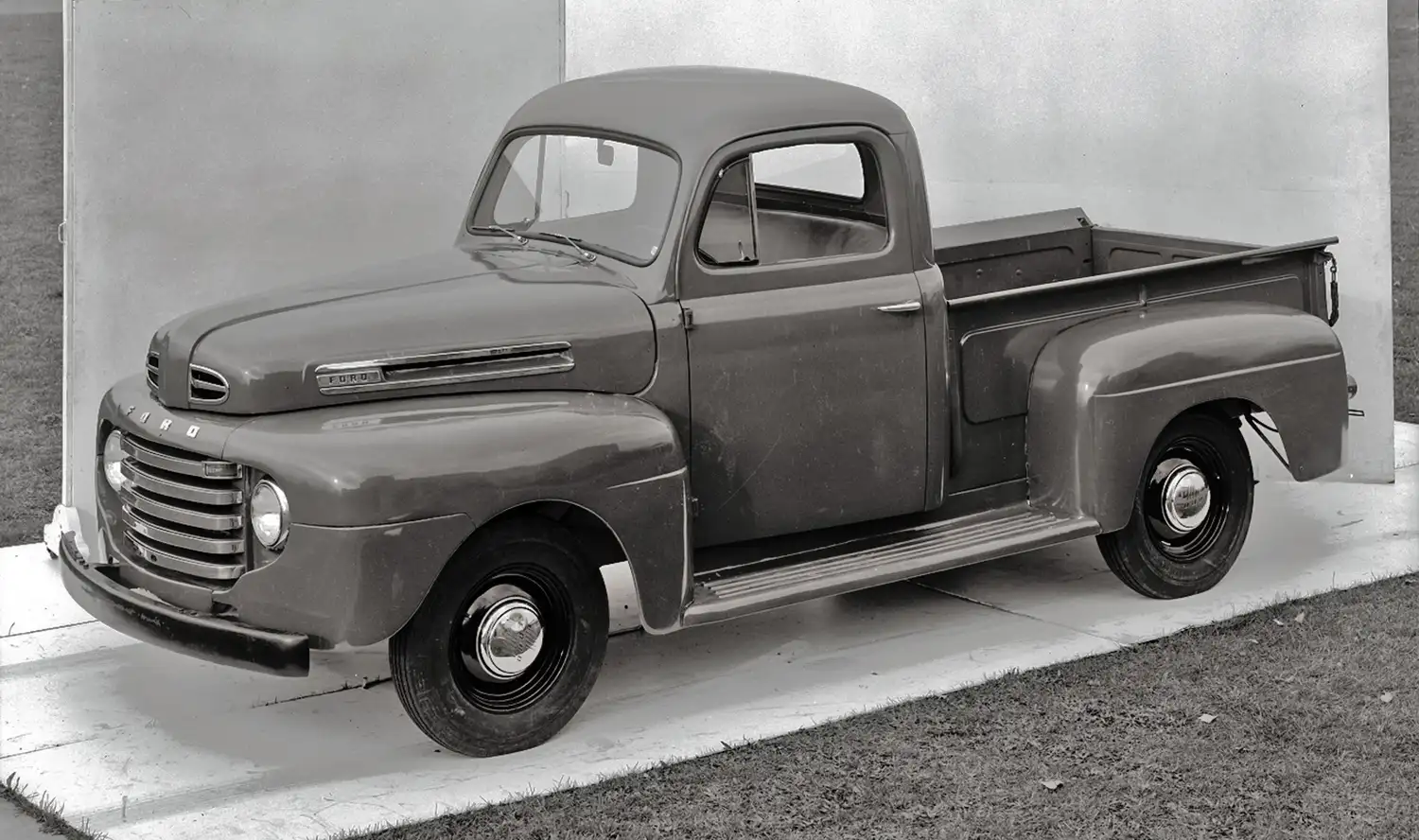 The 1948 Ford F1 Pickup Truck: A Classic Icon of American Automotive History