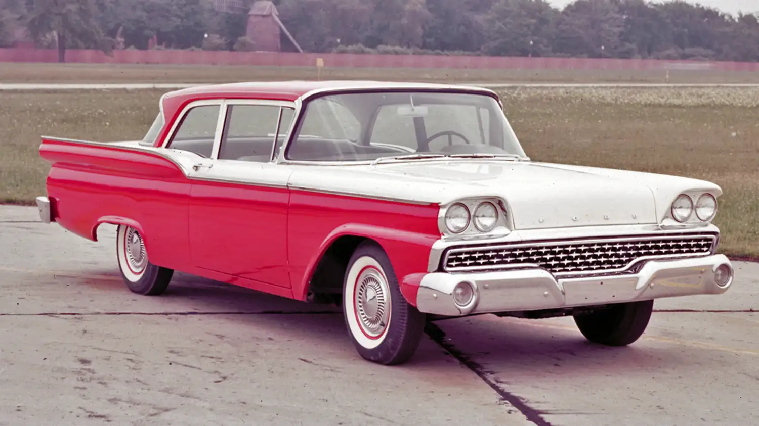 1959 Ford Custom 300 Business Sedan: Practicality Meets Classic Design