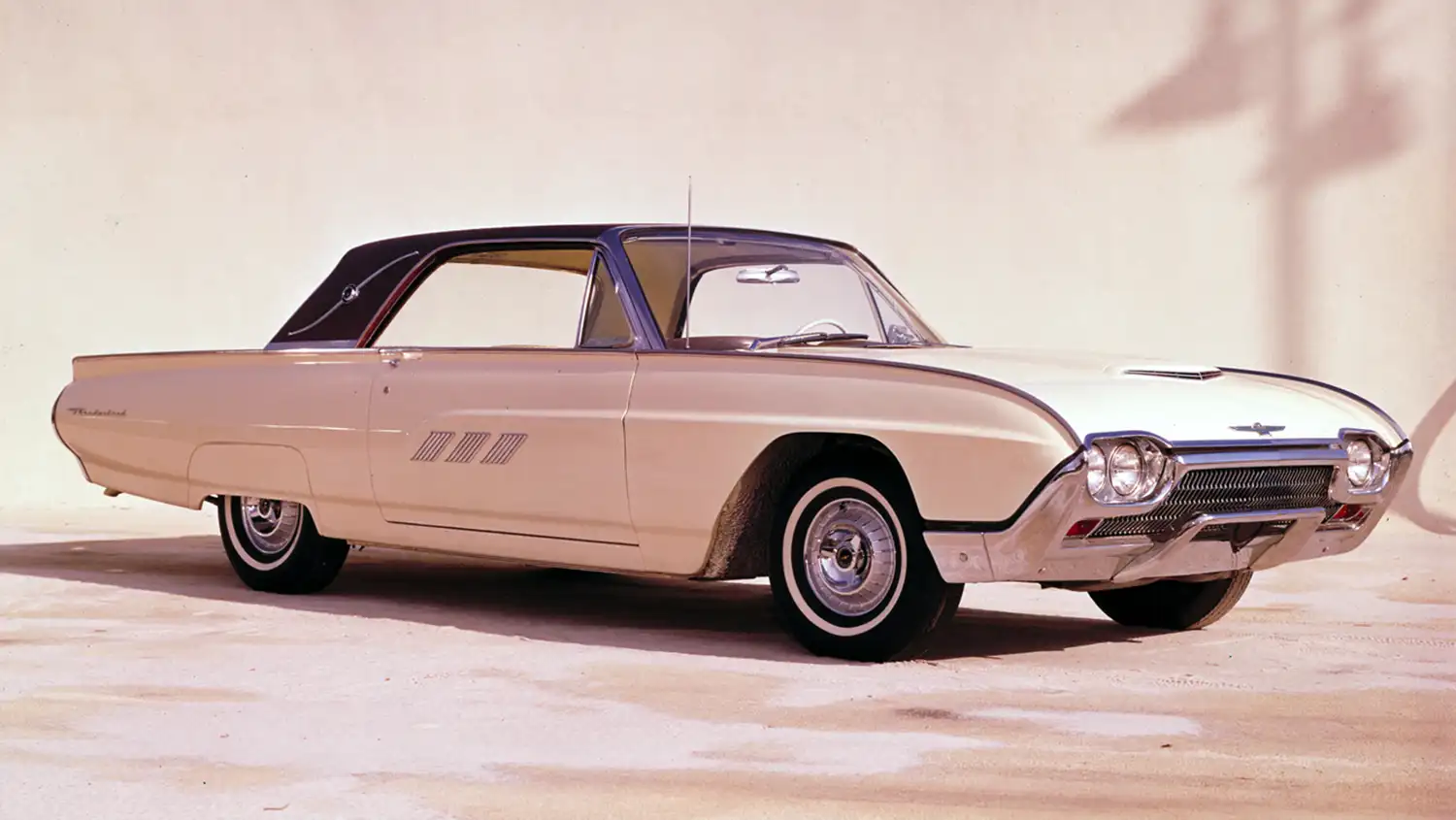 1963 Ford Thunderbird Landau: A True Symbol of 1960s American Elegance