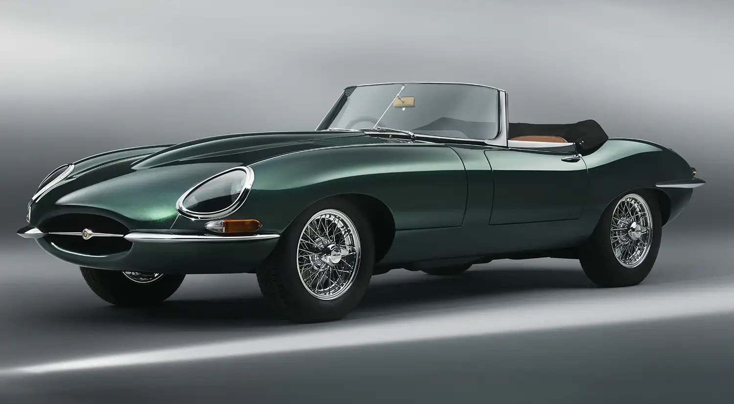Eternal Elegance: Jaguar Classic E-Type Reborn with Luxe Jewels