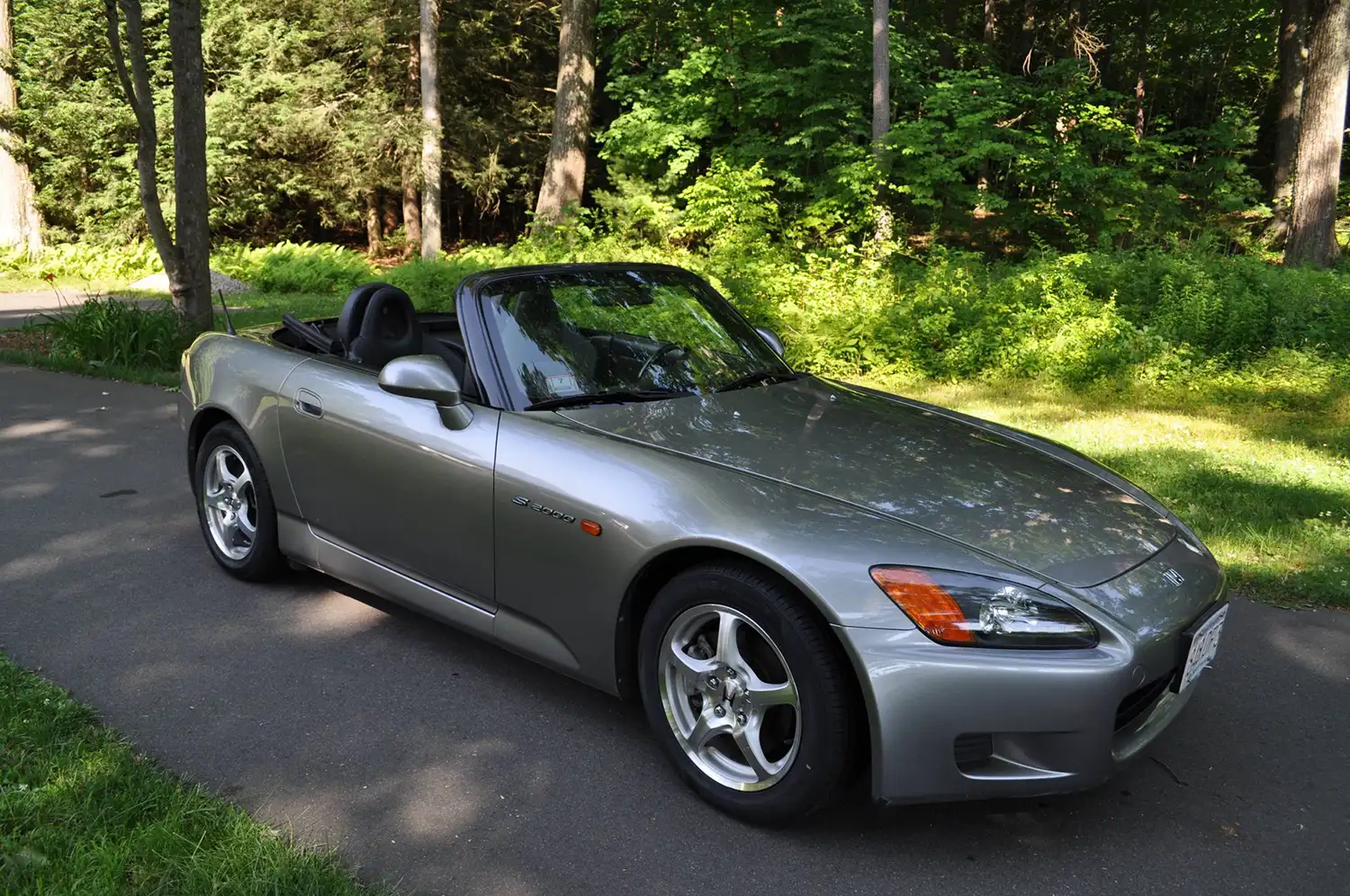 Unmodified 2001 Honda S2000 Convertible: A Pristine Millennial Sports Car