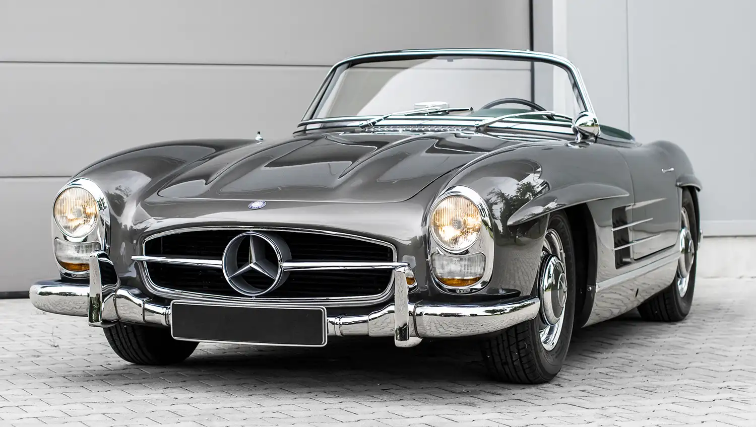 1957 Mercedes-Benz 300 SL Roadster: A Masterpiece of Elegance and Engineering