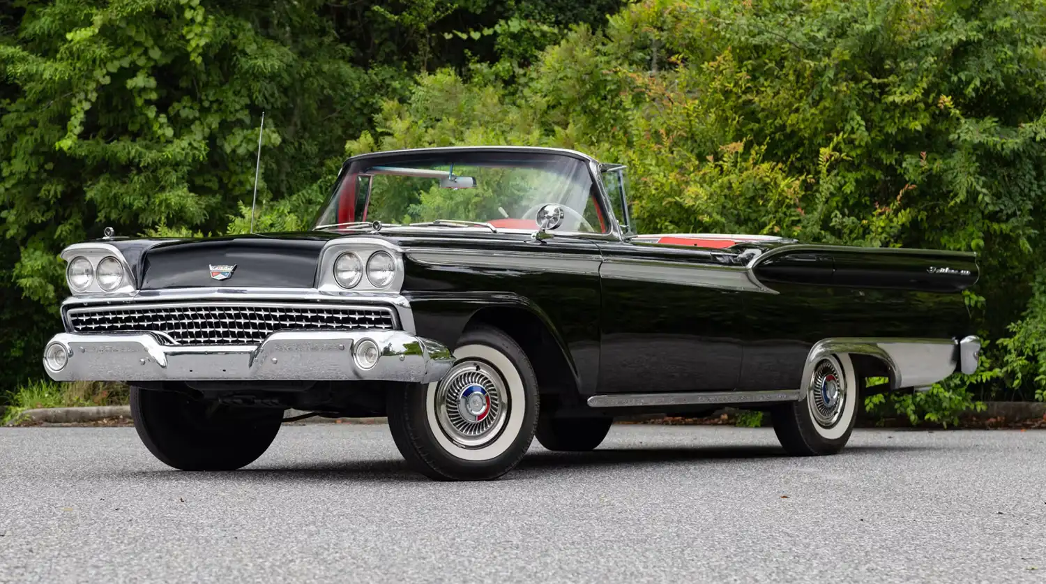 Raven Black Beauty: 1959 Ford Fairlane 500 Skyliner with 332 V-8 Power