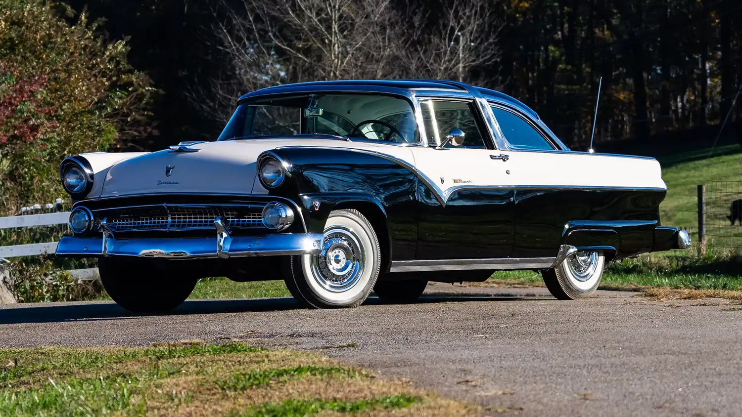 1955 Ford Crown Victoria Transparent Top: A Classic of Distinction