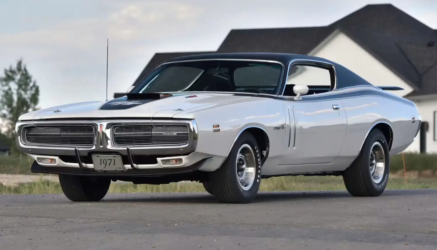 Iconic 1971 Dodge Charger R/T: A Collector’s Dream on the Horizon