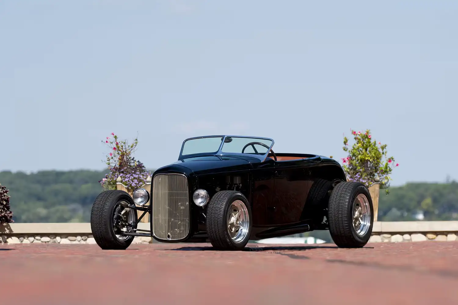 1932 Ford Hi-Boy Spencer II Roadster: Award-Winning Classic Set for Auction