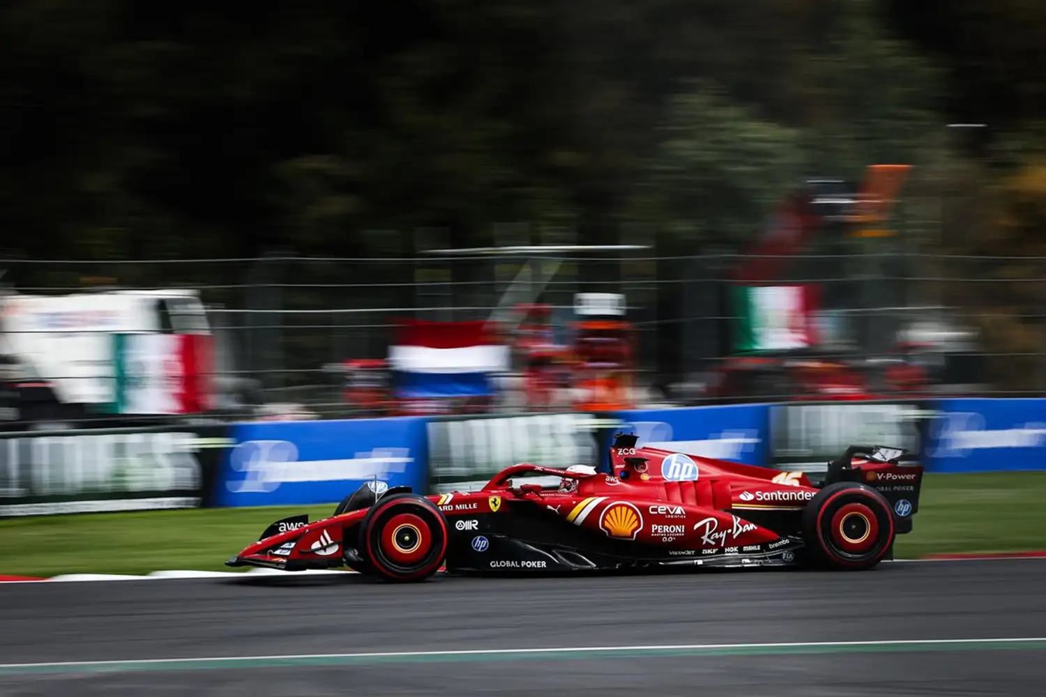 F1 – Sainz Clinches Pole for the 2024 Mexico City Grand Prix, Edges Verstappen and Norris