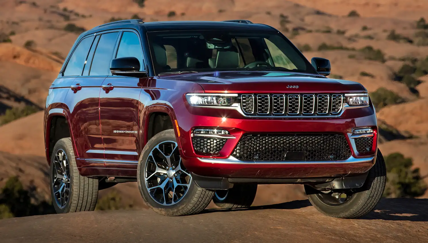 Jeep Grand Cherokee (2025): Enhanced Affordability Meets Legendary Capability