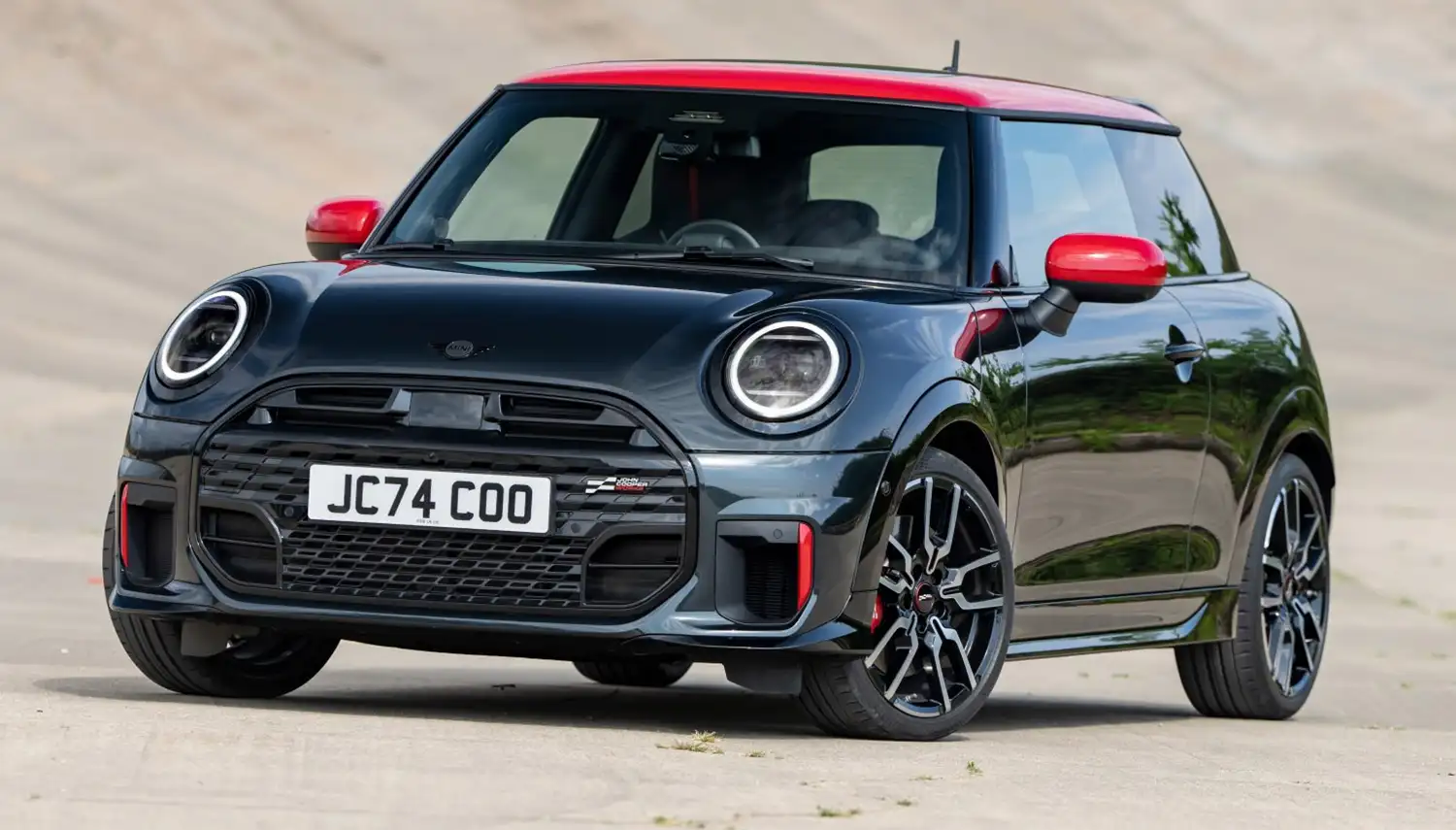 MINI John Cooper Works: A High-Performance Icon for 2025