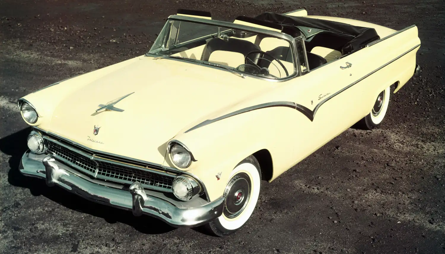 1955 Ford Fairlane Sunliner: The Ultimate 50s Convertible Icon