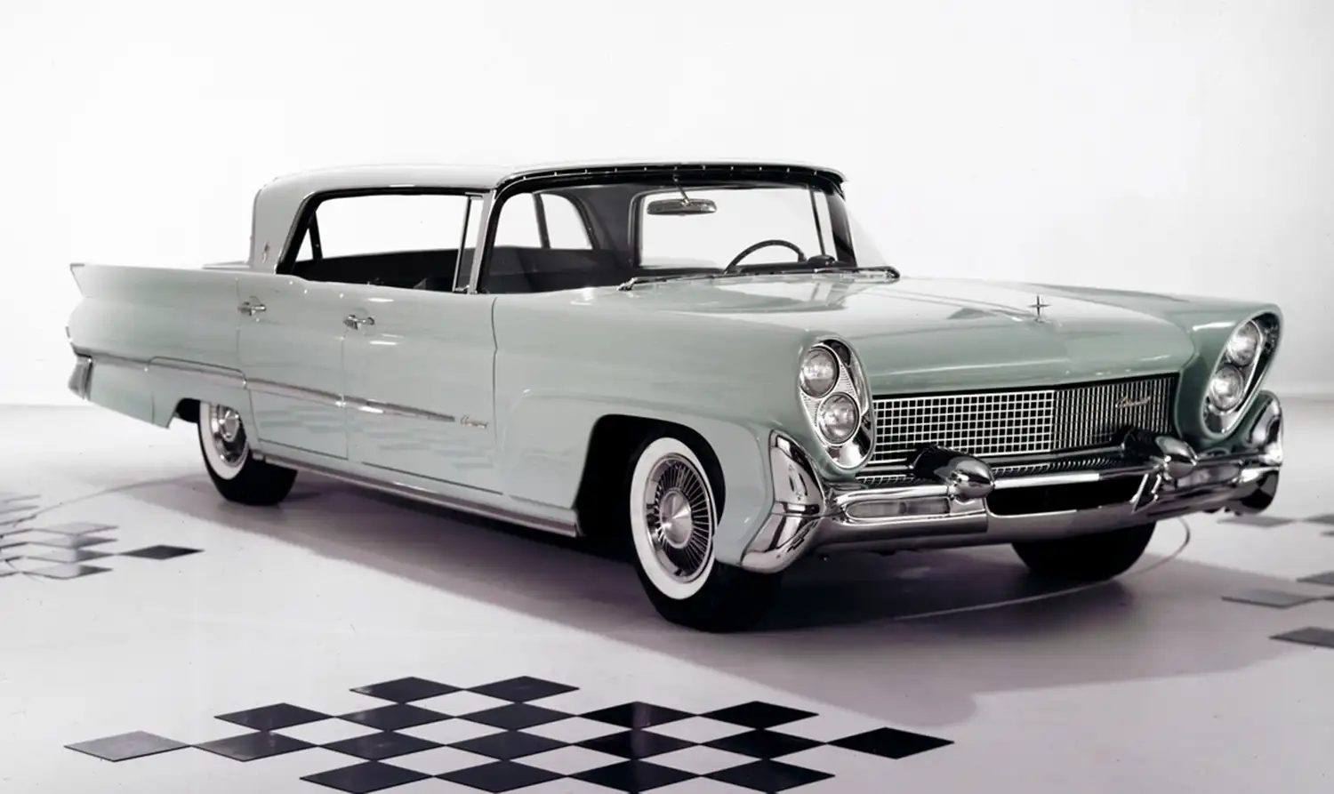 1958 Lincoln Continental Mark III: A Classic of Elegance and Innovation