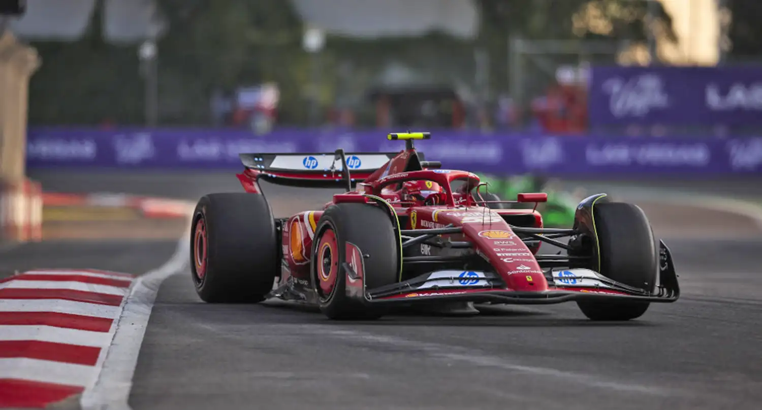 F1 – Sainz Tops Extended FP2 in Mexico GP as Russell Crashes