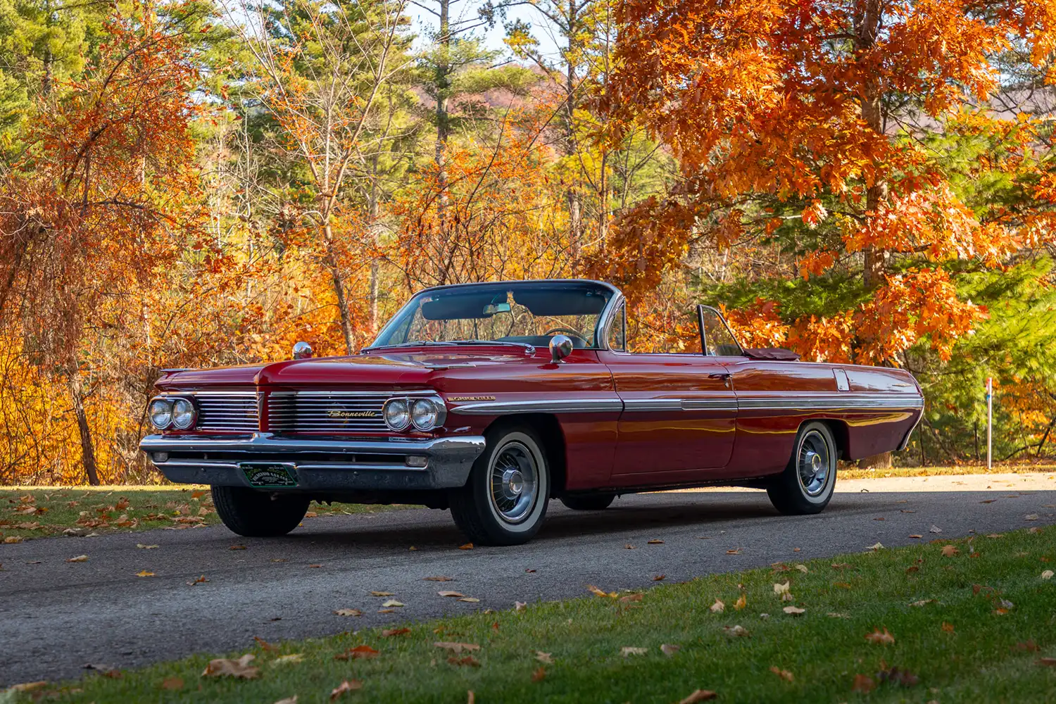 1962 Pontiac Bonneville Convertible: A Timeless Classic of Elegance and Power