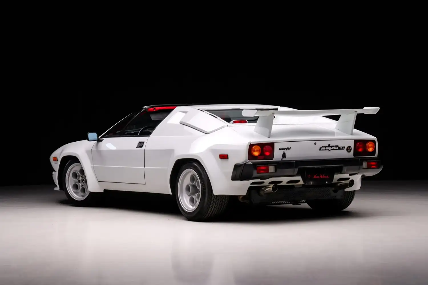 White on Red Perfection: Low-Mileage 1988 Lamborghini Jalpa