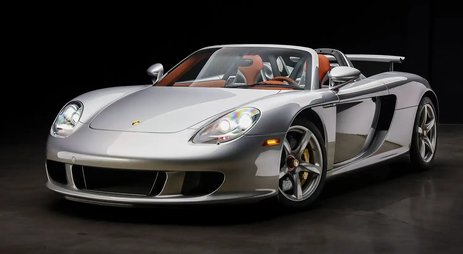 2005 Porsche Carrera GT: A Supercar with Racing DNA