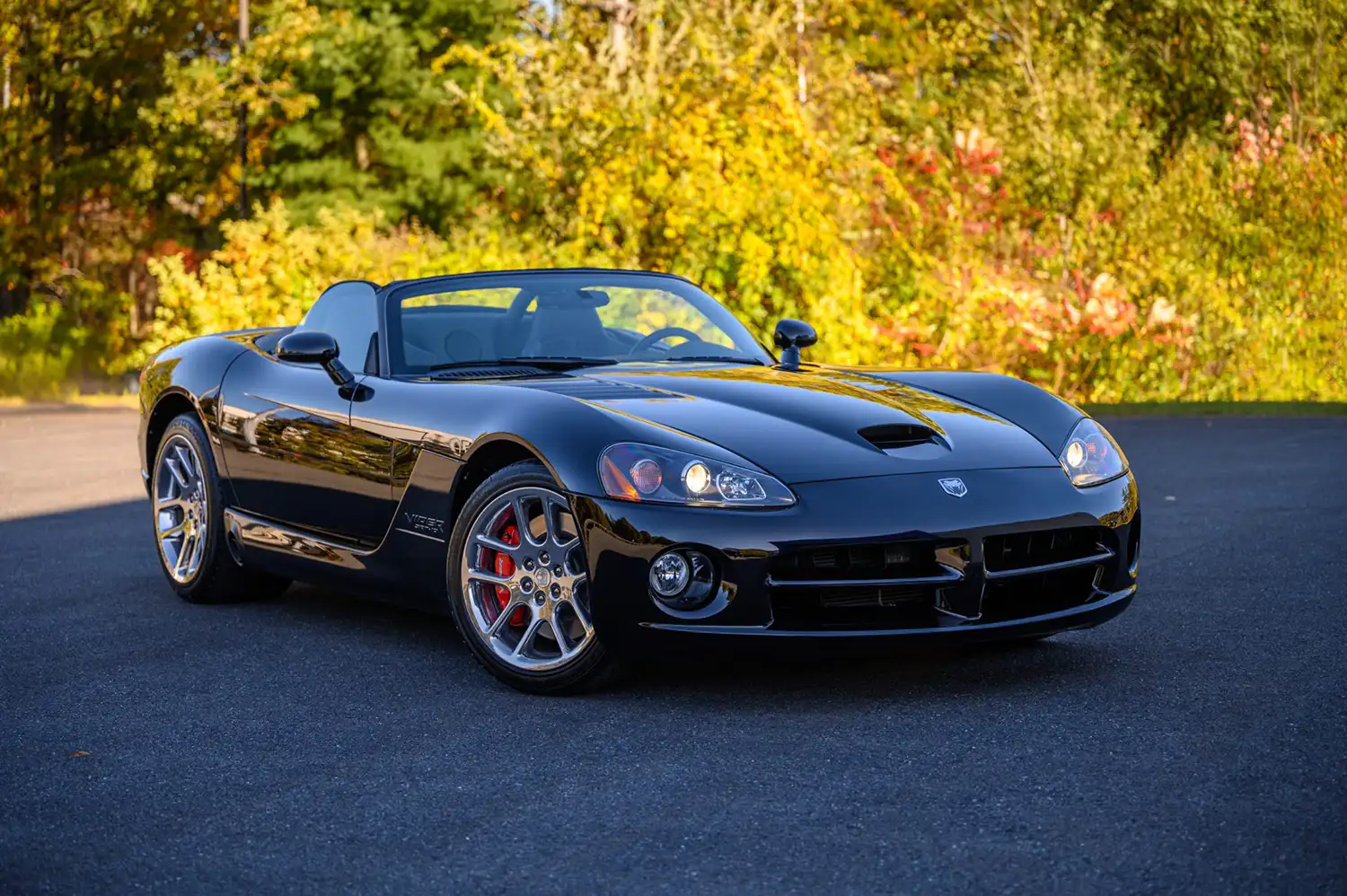 2005 Dodge Viper SRT-10 Roadster: A Low-Mileage Beast with Timeless Appeal