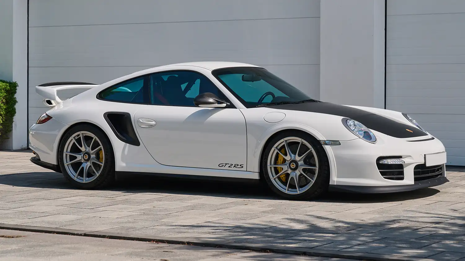 2011 Porsche 911 GT2 RS: The Ultimate Widowmaker