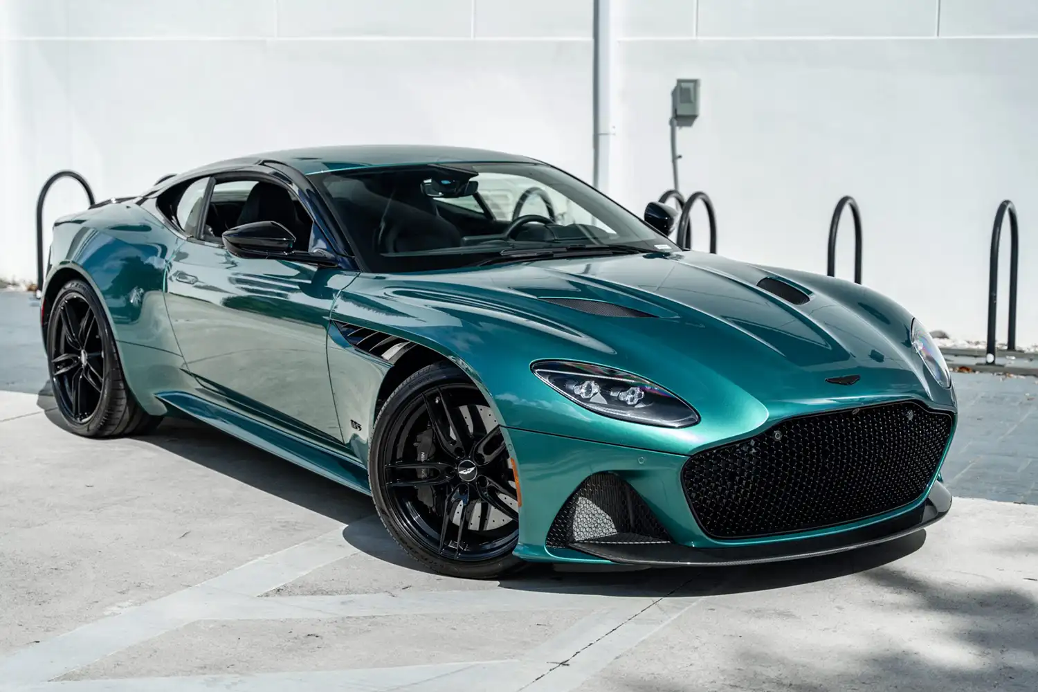 2022 Aston Martin DBS Superleggera: A Masterclass in Performance and Luxury