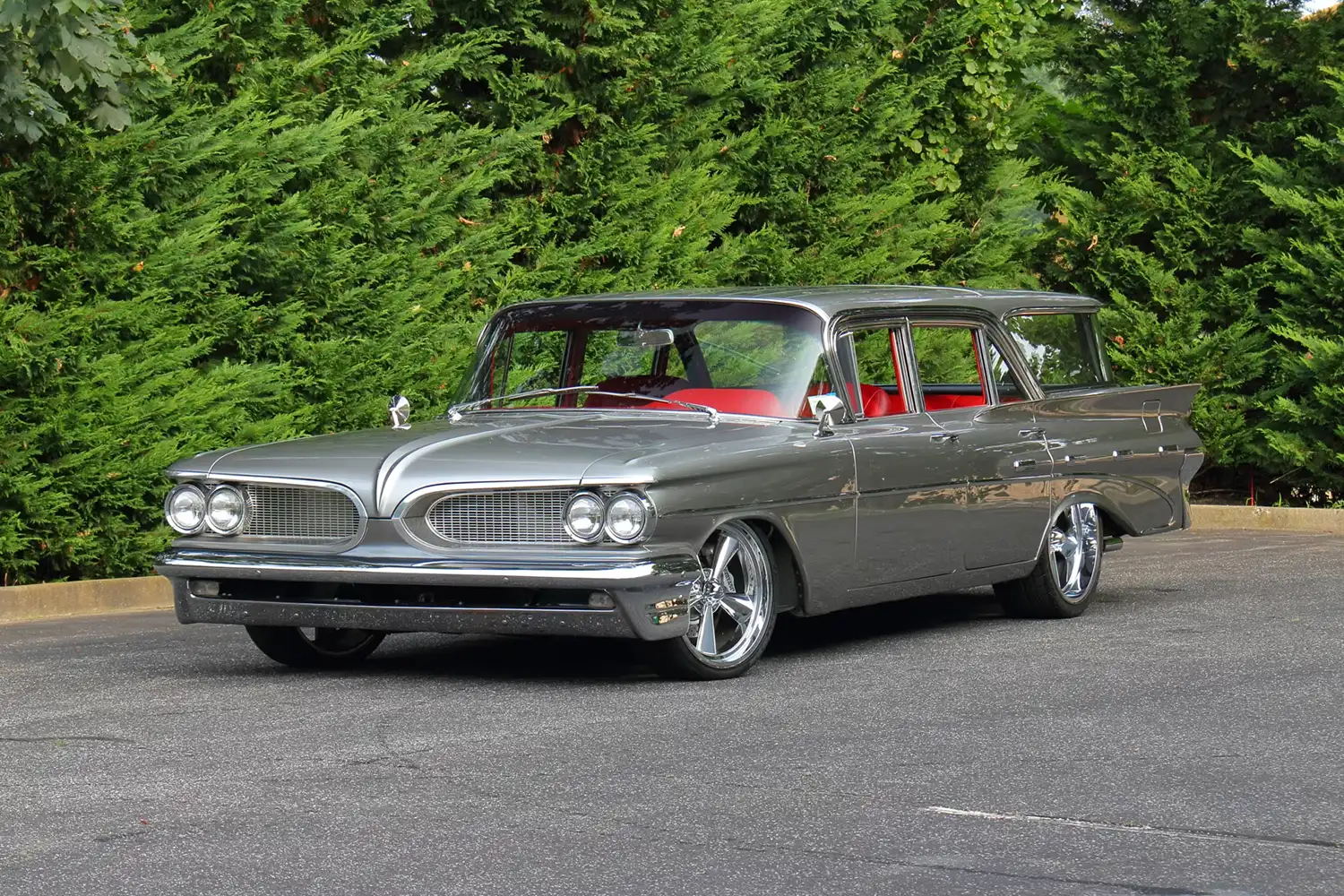 Custom 1959 Pontiac Bonneville Wagon: The Ultimate Vintage Cruiser