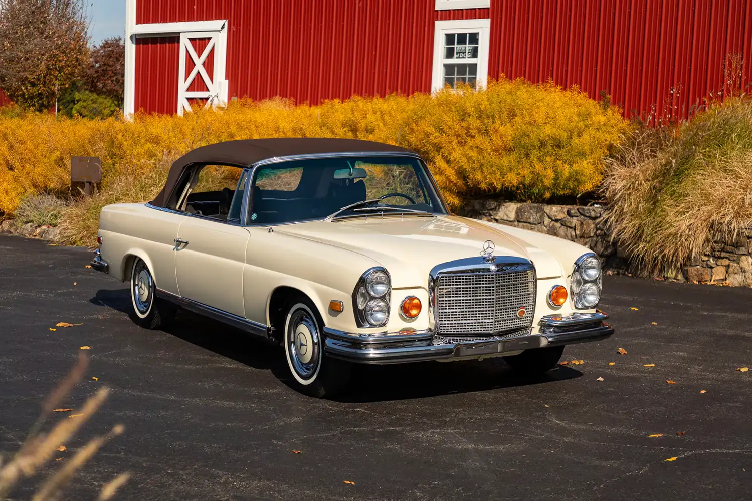 1971 Mercedes-Benz 280SE Convertible: A Classic of Refined Elegance