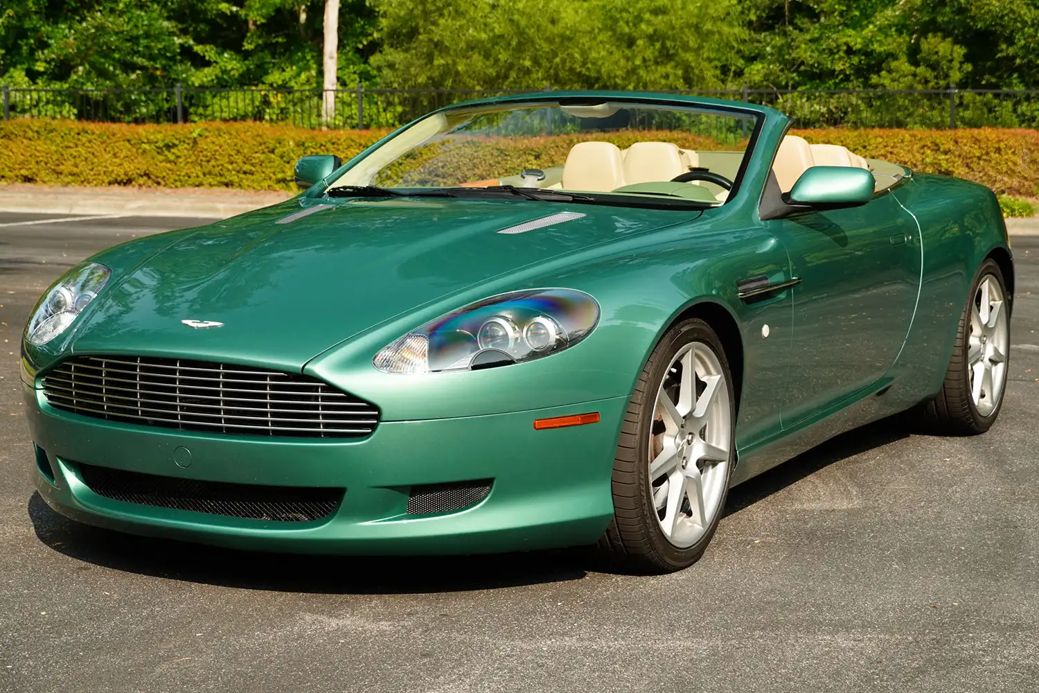 2006 Aston Martin DB9 Volante: British Craftsmanship with 450HP V12