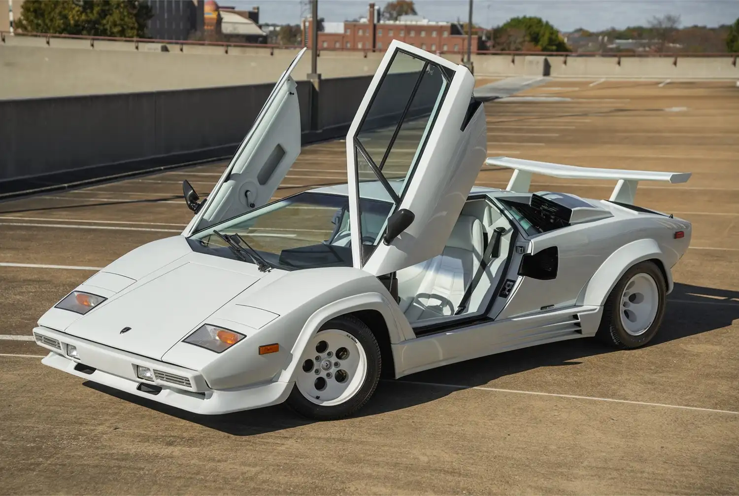 1988.5 Lamborghini Countach 5000 QV: A Timeless Icon in Bianco Elegance