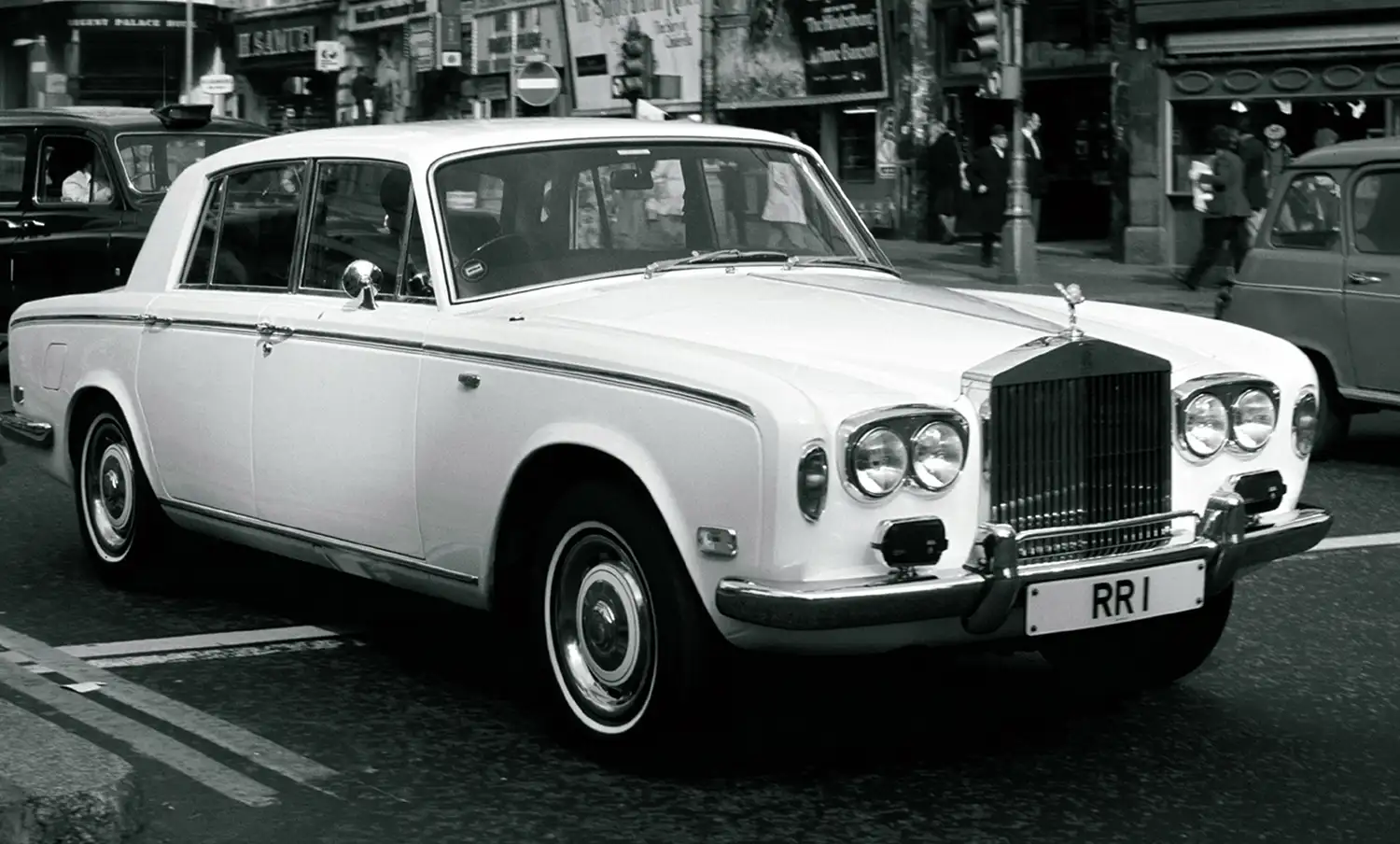 Rolls-Royce Silver Shadow: A 1960s Revolution in Luxury and Engineering