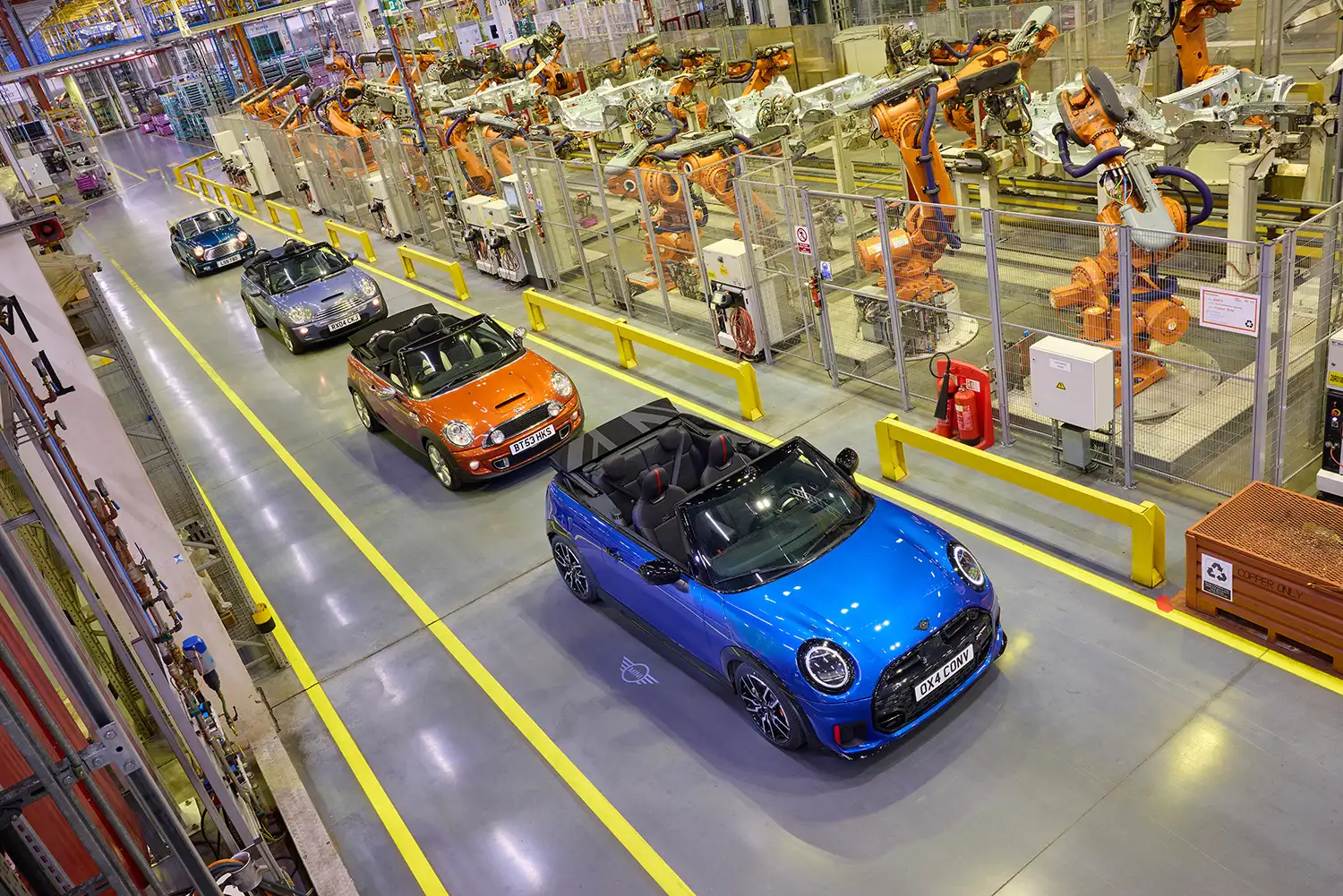 MINI Convertible Returns Home: Production Resumes at Oxford